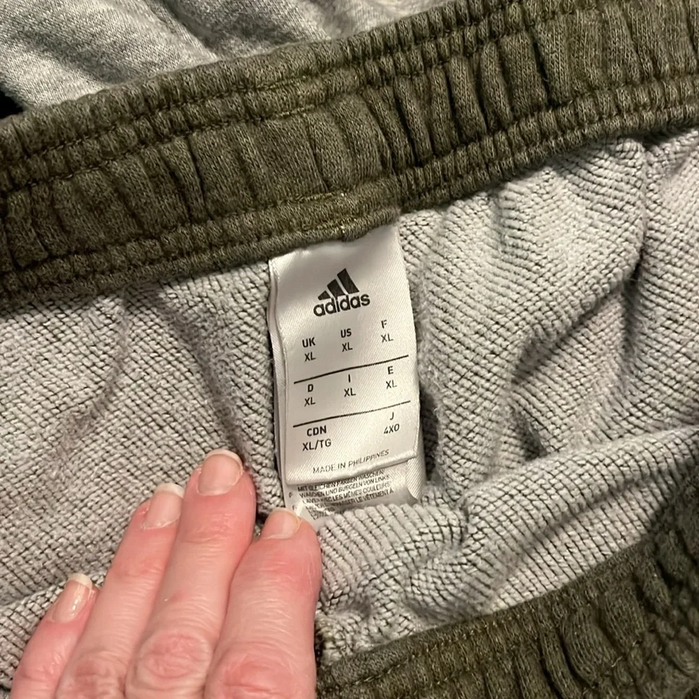 ADIDAS pants - Picture 3 of 4